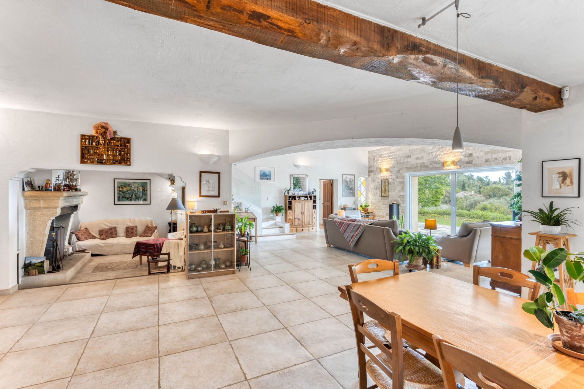 luxury villa 9 Rooms for sale on GRASSE (06130)