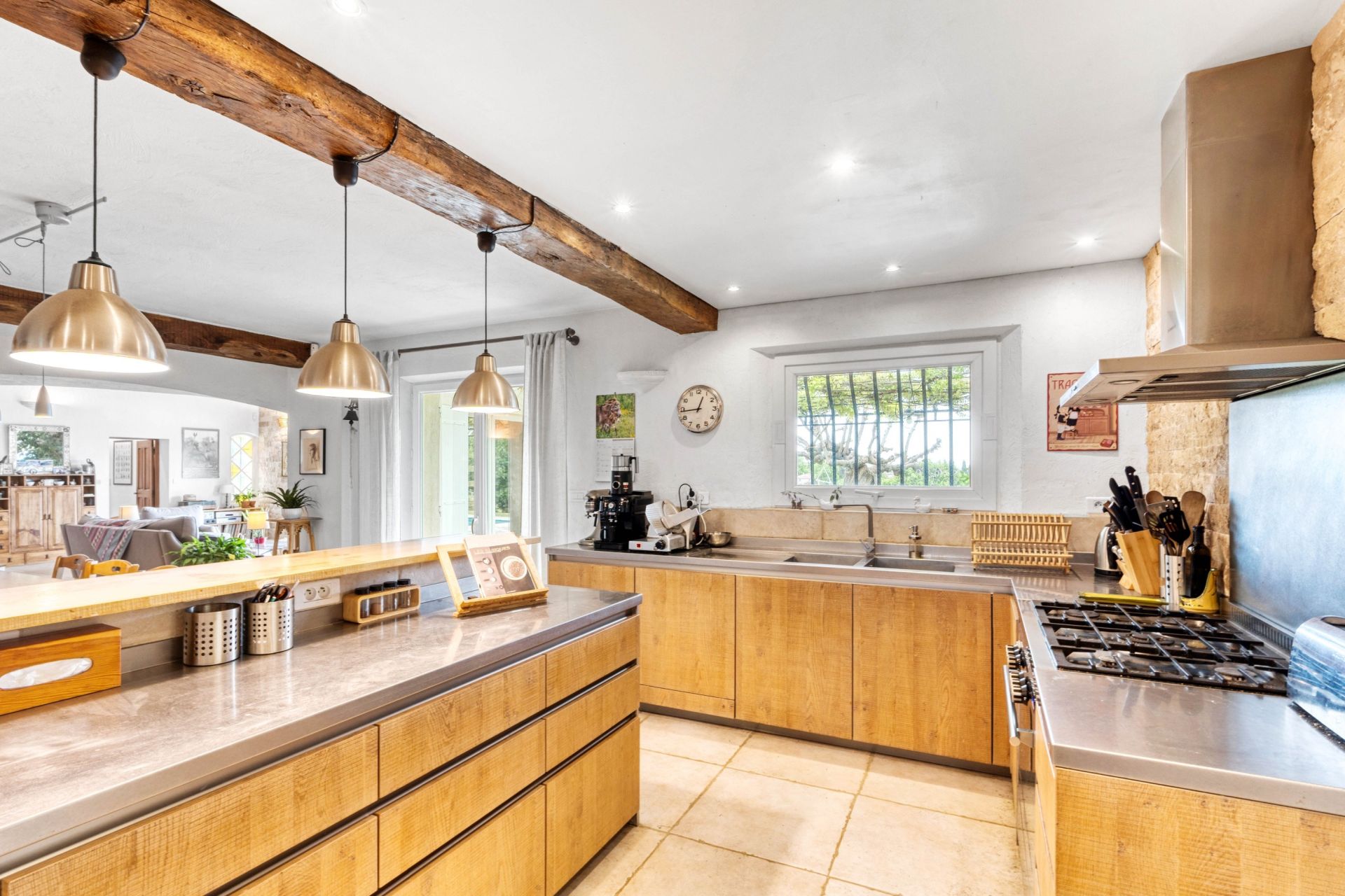 luxury villa 9 Rooms for sale on GRASSE (06130)