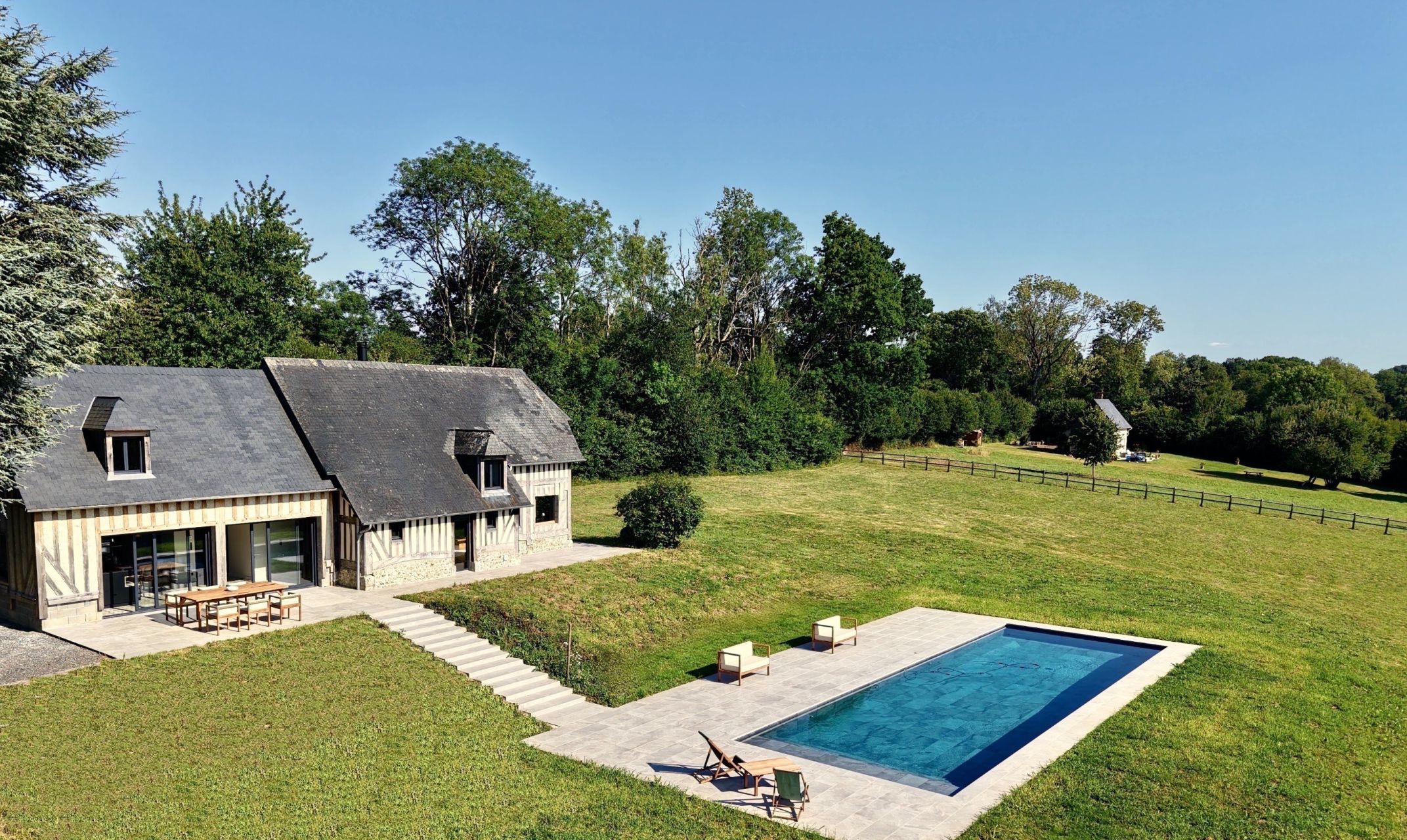 maison de luxe 6 Pièces en location saisonnière sur GLANVILLE (14950)