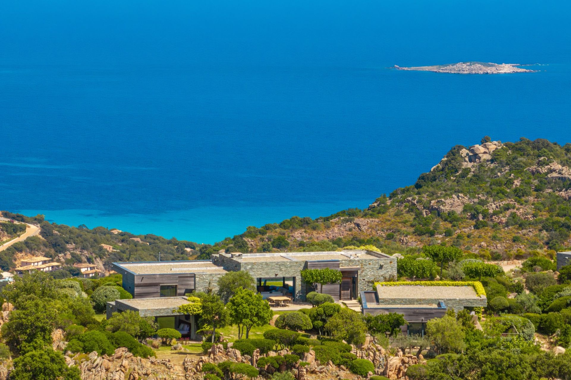 villa de luxe 7 Pièces en location saisonnière sur PORTO VECCHIO (20137)