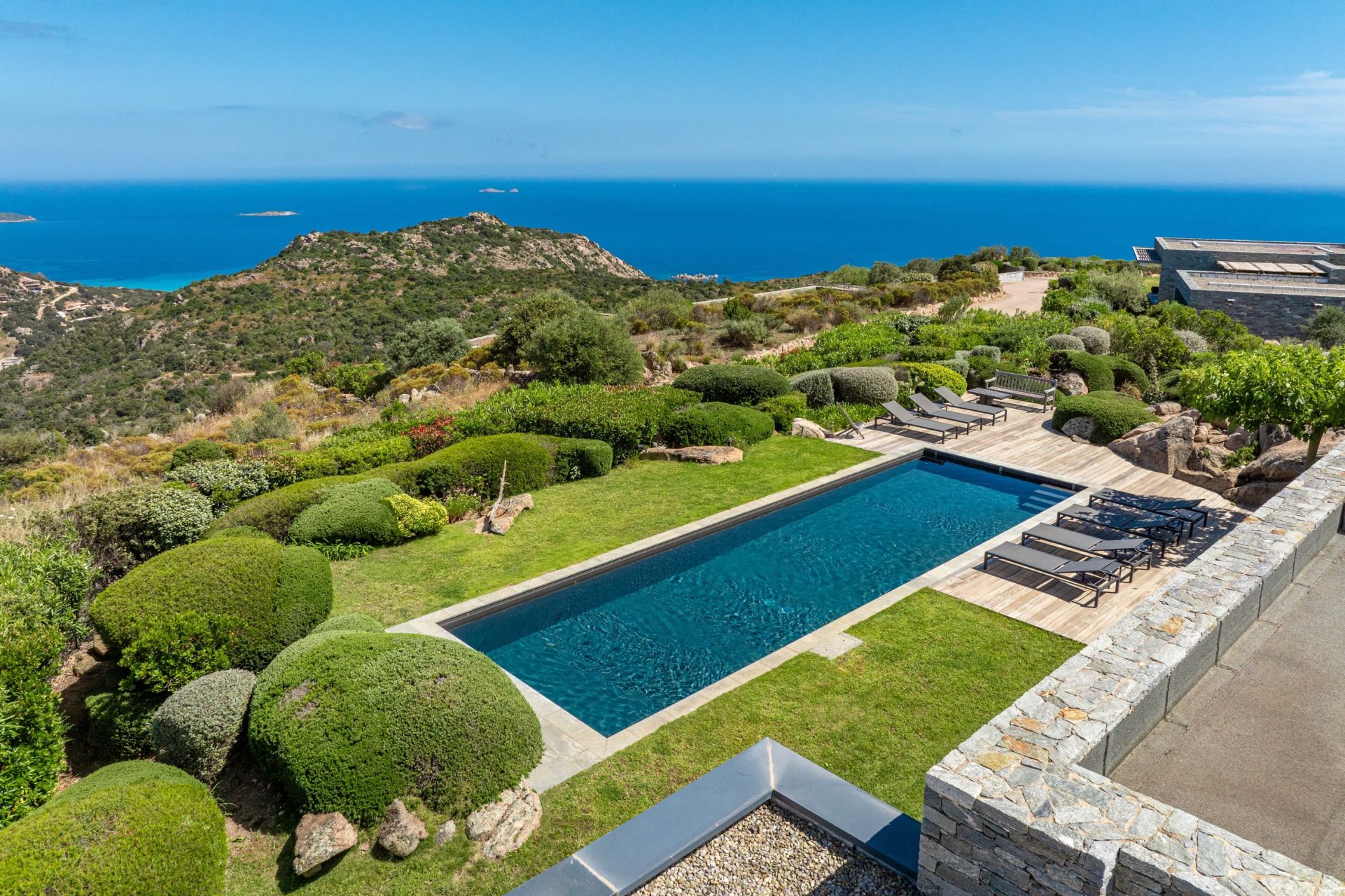 villa de luxe 7 Pièces en location saisonnière sur PORTO VECCHIO (20137)