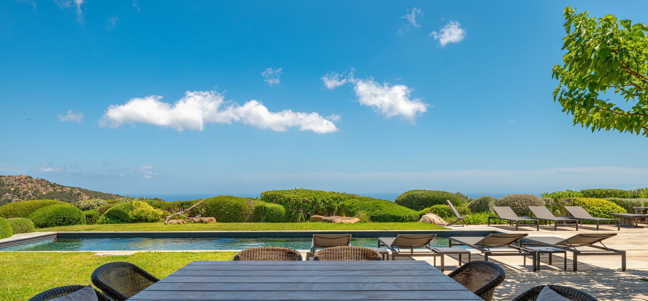 villa de luxe 7 Pièces en location saisonnière sur PORTO VECCHIO (20137)