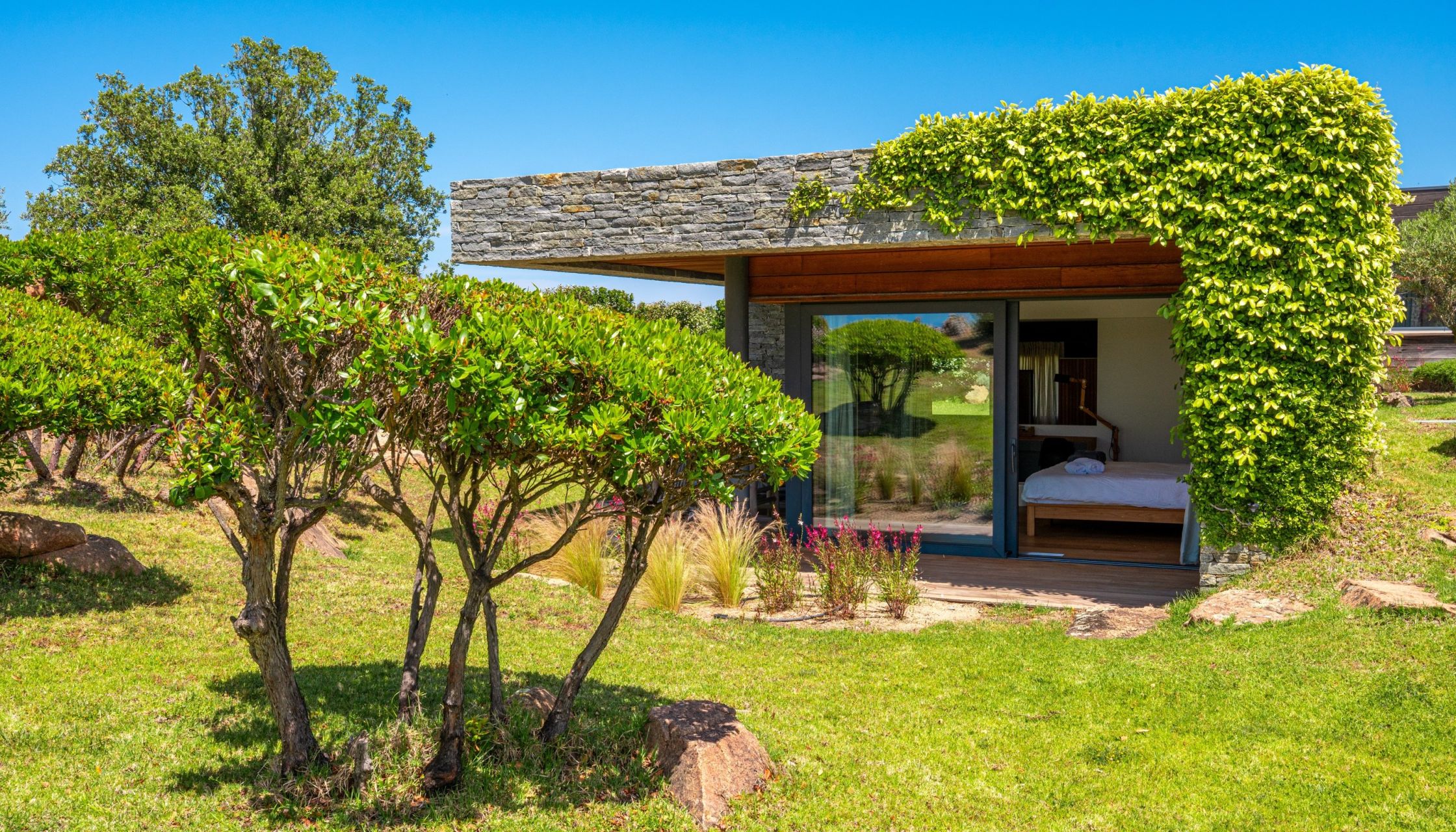 villa de luxe 7 Pièces en location saisonnière sur PORTO VECCHIO (20137)