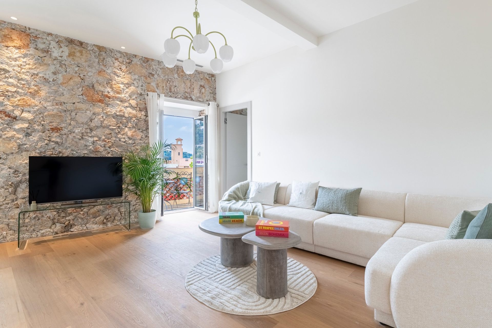 luxury apartment 3 Rooms for sale on VILLEFRANCHE SUR MER (06230)