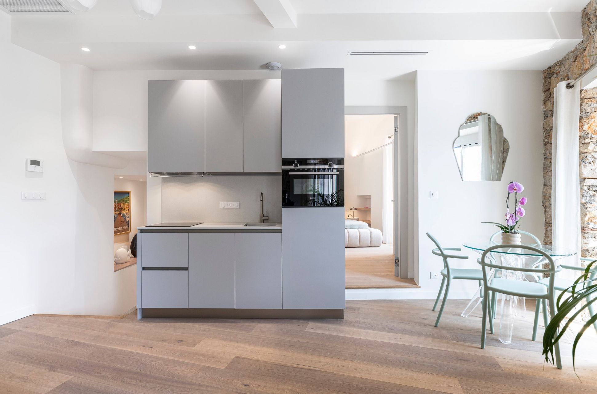 luxury apartment 3 Rooms for sale on VILLEFRANCHE SUR MER (06230)