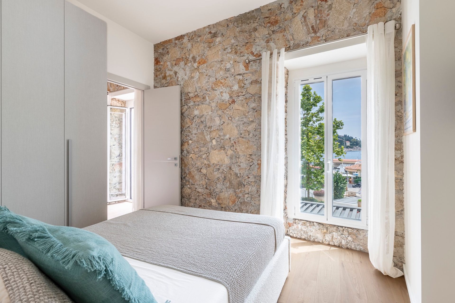 luxury apartment 3 Rooms for sale on VILLEFRANCHE SUR MER (06230)