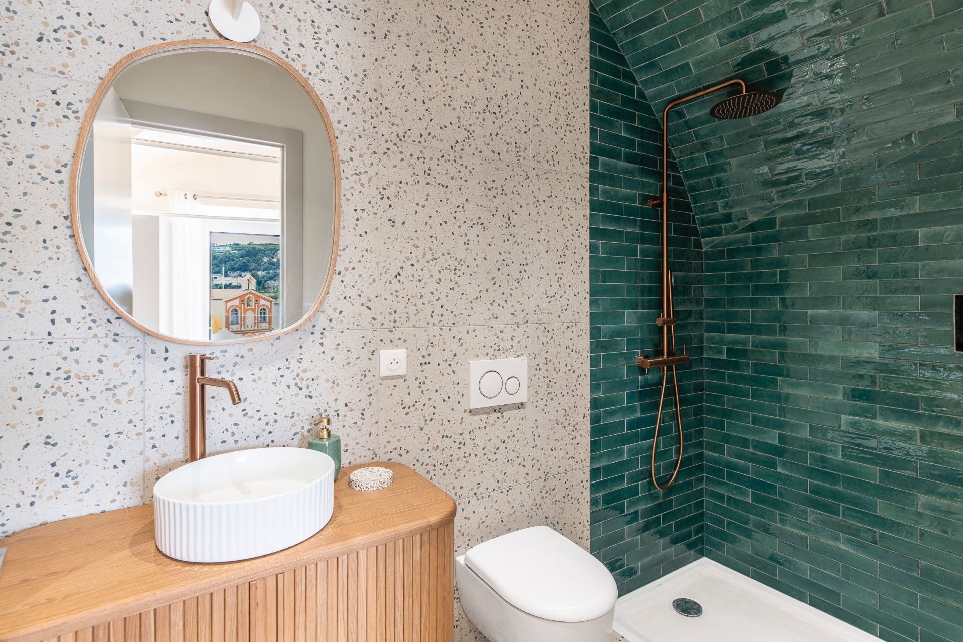 luxury apartment 3 Rooms for sale on VILLEFRANCHE SUR MER (06230)