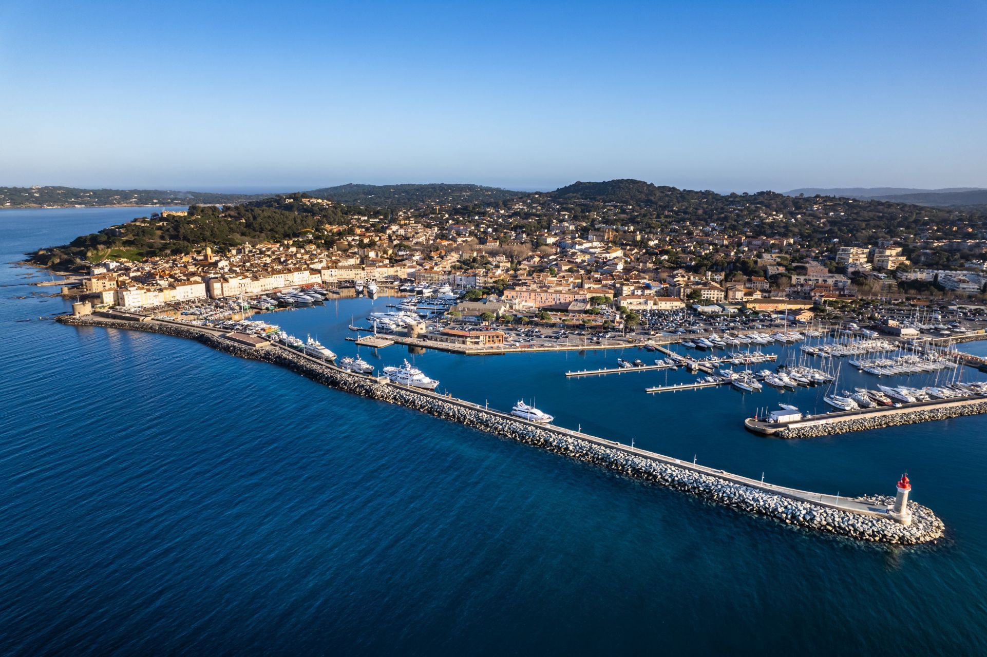 luxury construction to be renovated 3 Rooms for sale on ST TROPEZ (83990)