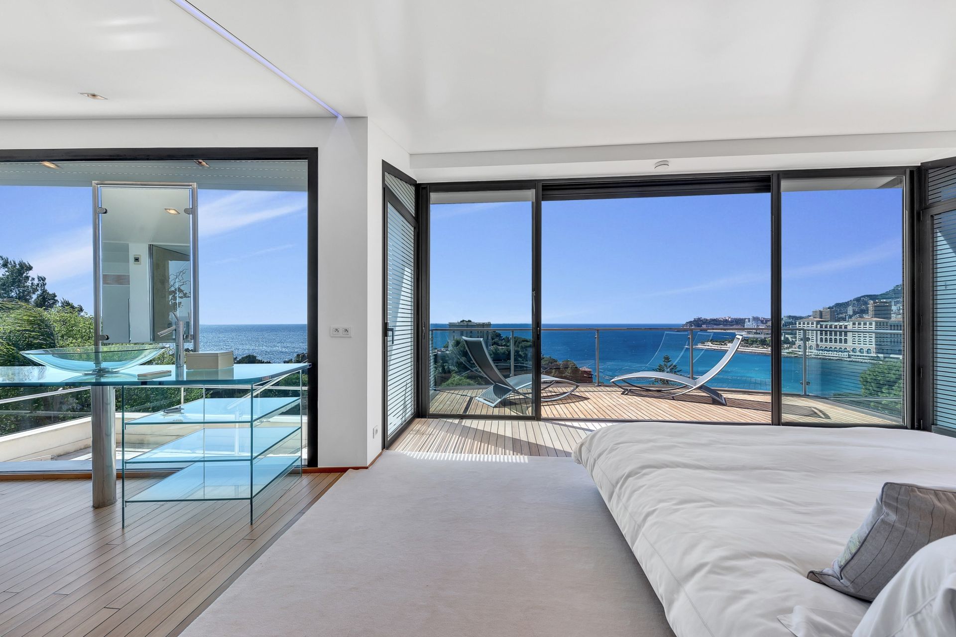 contemporary house 10 Rooms for sale on ROQUEBRUNE CAP MARTIN (06190)