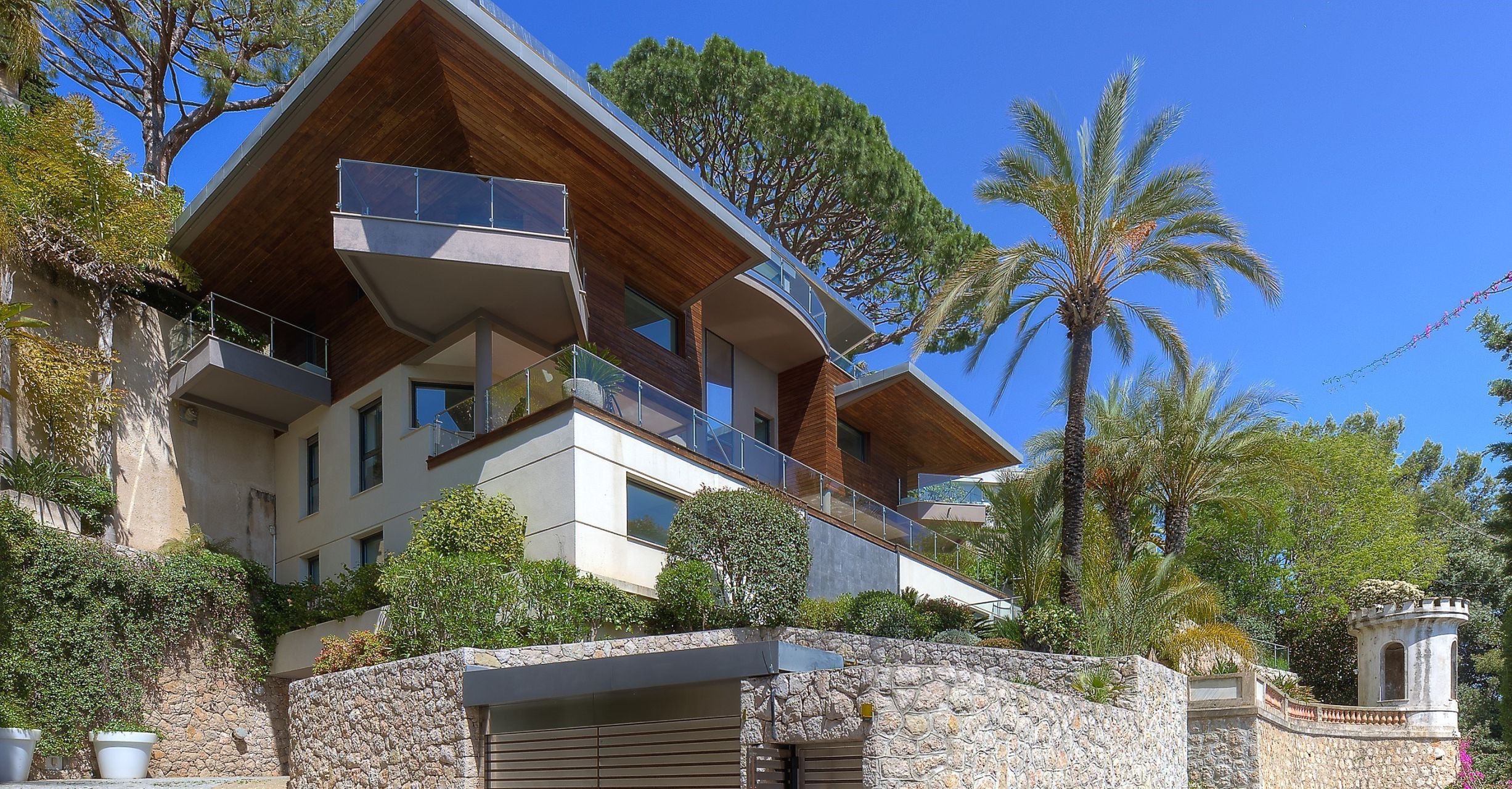 contemporary house 10 Rooms for sale on ROQUEBRUNE CAP MARTIN (06190)