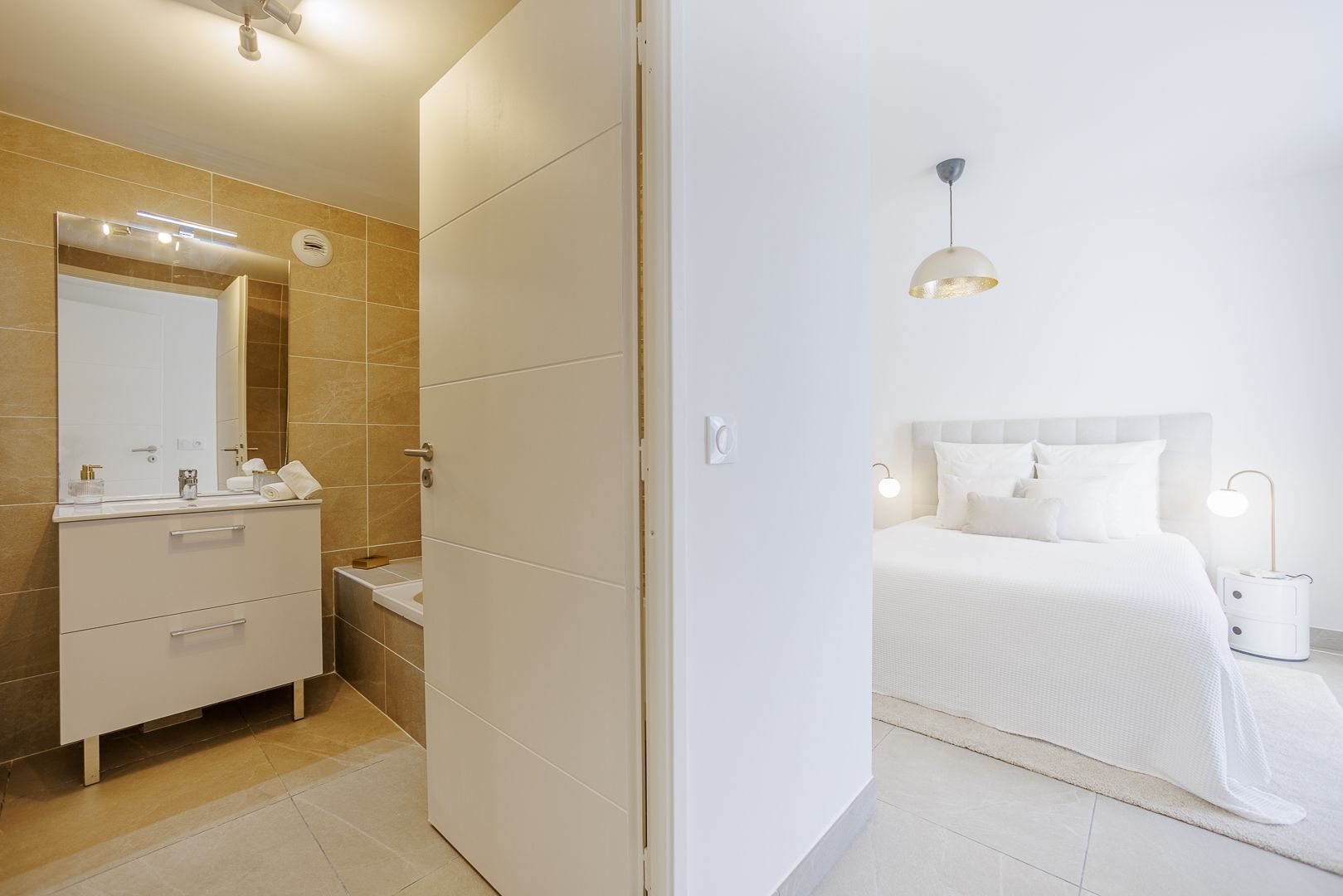 penthouse 4 Rooms for sale on ANTIBES (06600)