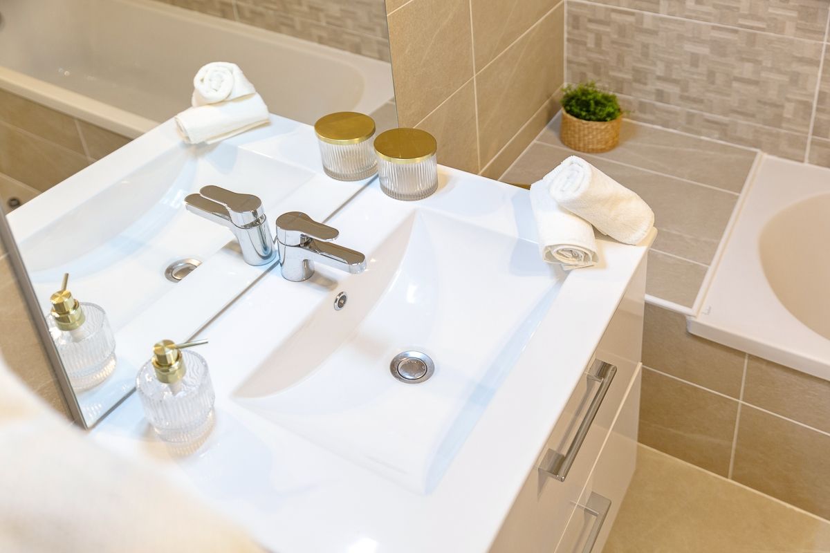 penthouse 4 Rooms for sale on ANTIBES (06600)