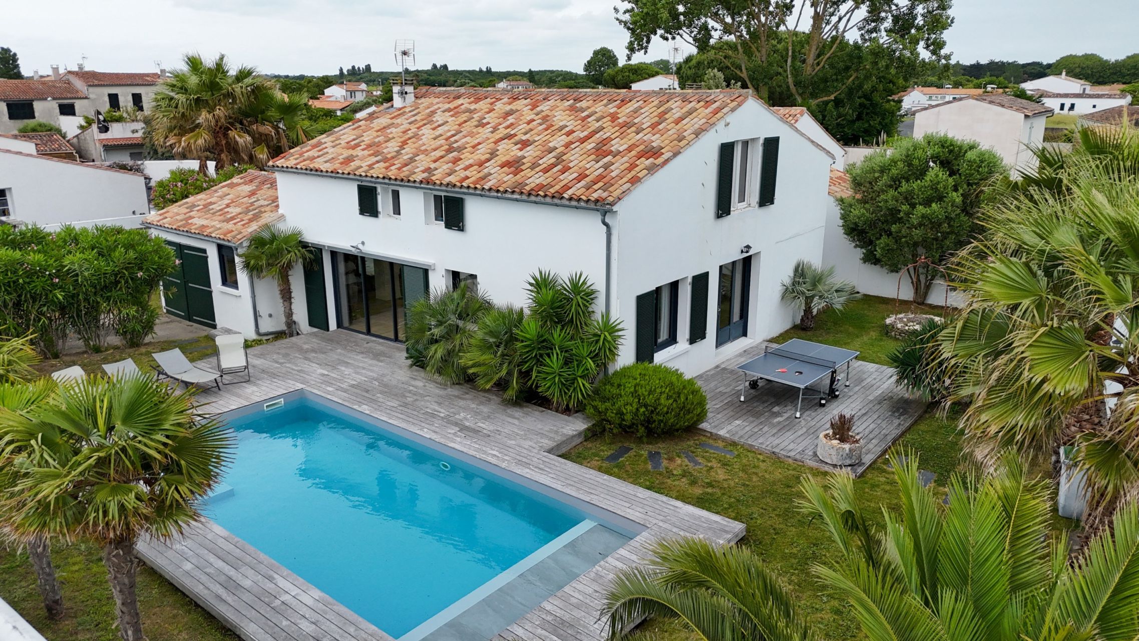 maison de luxe 9 Pièces en vente sur LA COUARDE SUR MER (17670)
