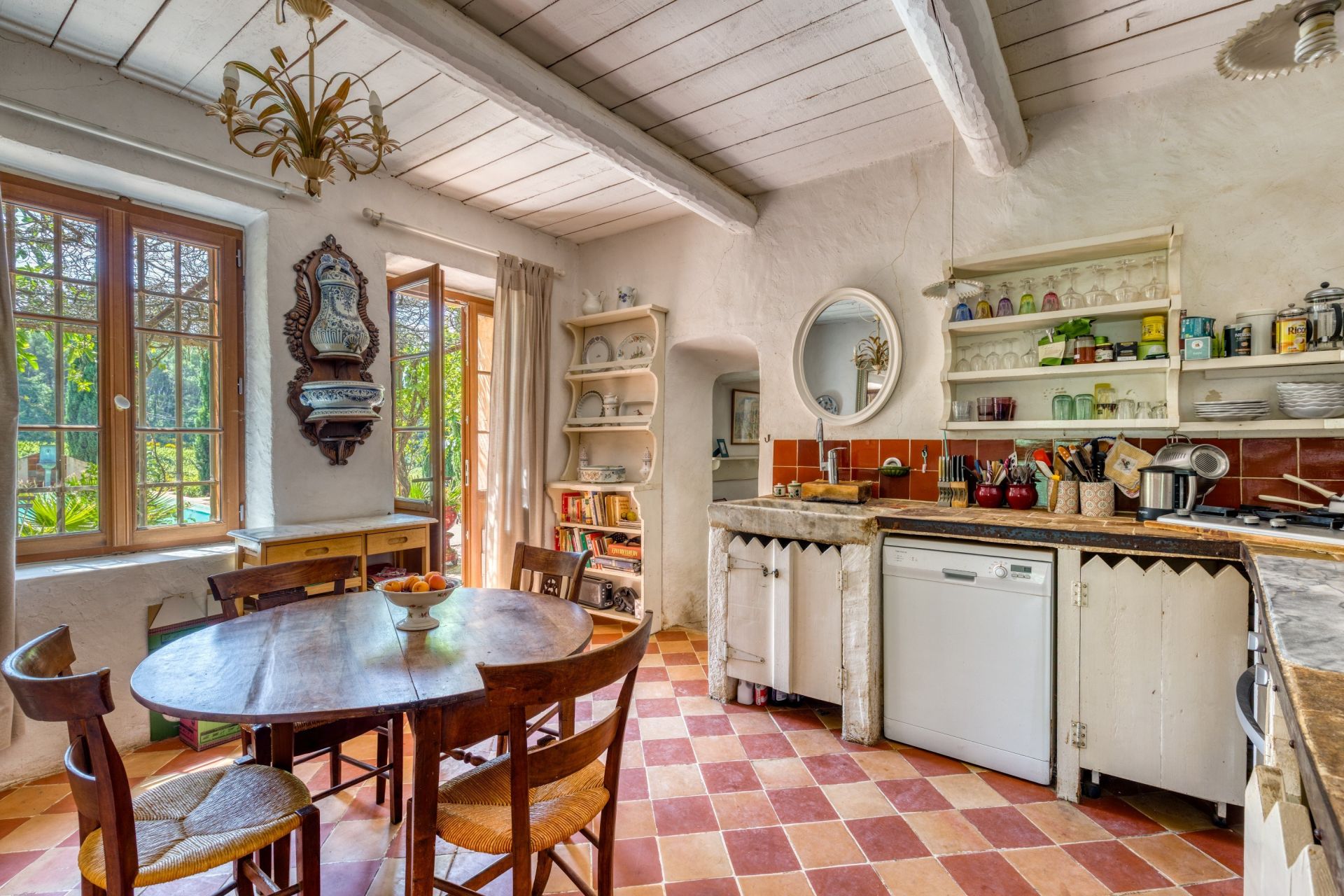 wine estate 8 Rooms for sale on VILLECROZE (83690)