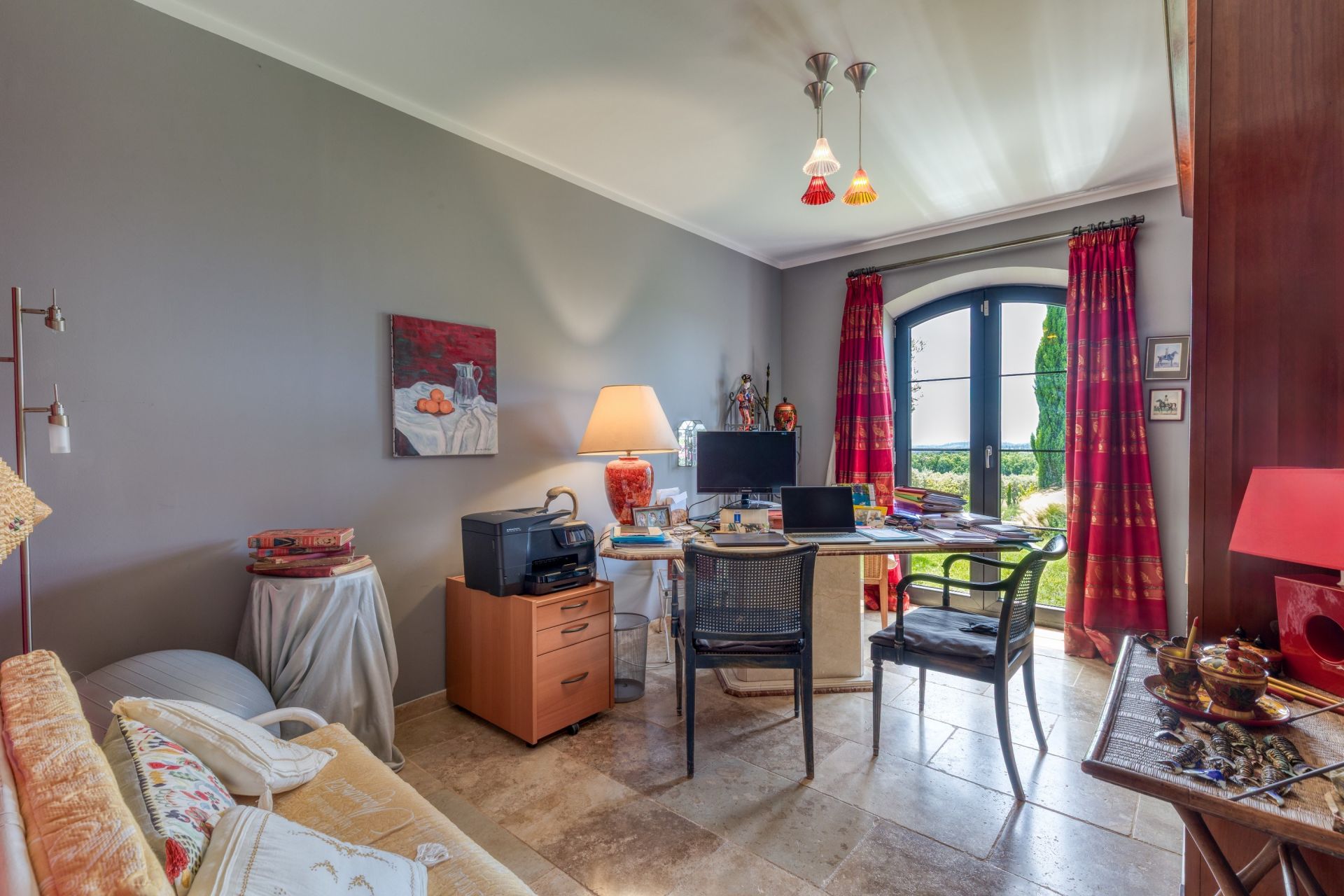 luxury villa 6 Rooms for sale on AUPS (83630)