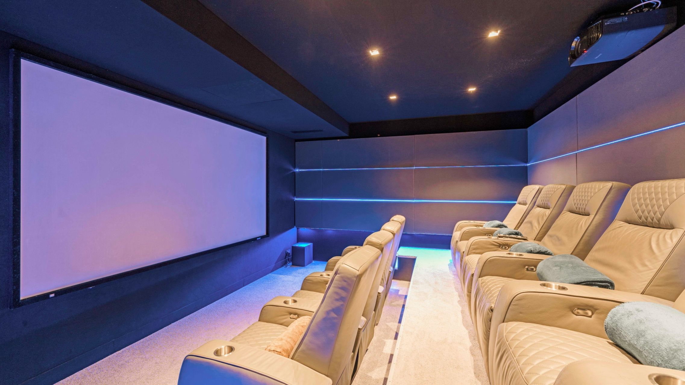 luxury villa 12 Rooms for sale on RAMATUELLE (83350)