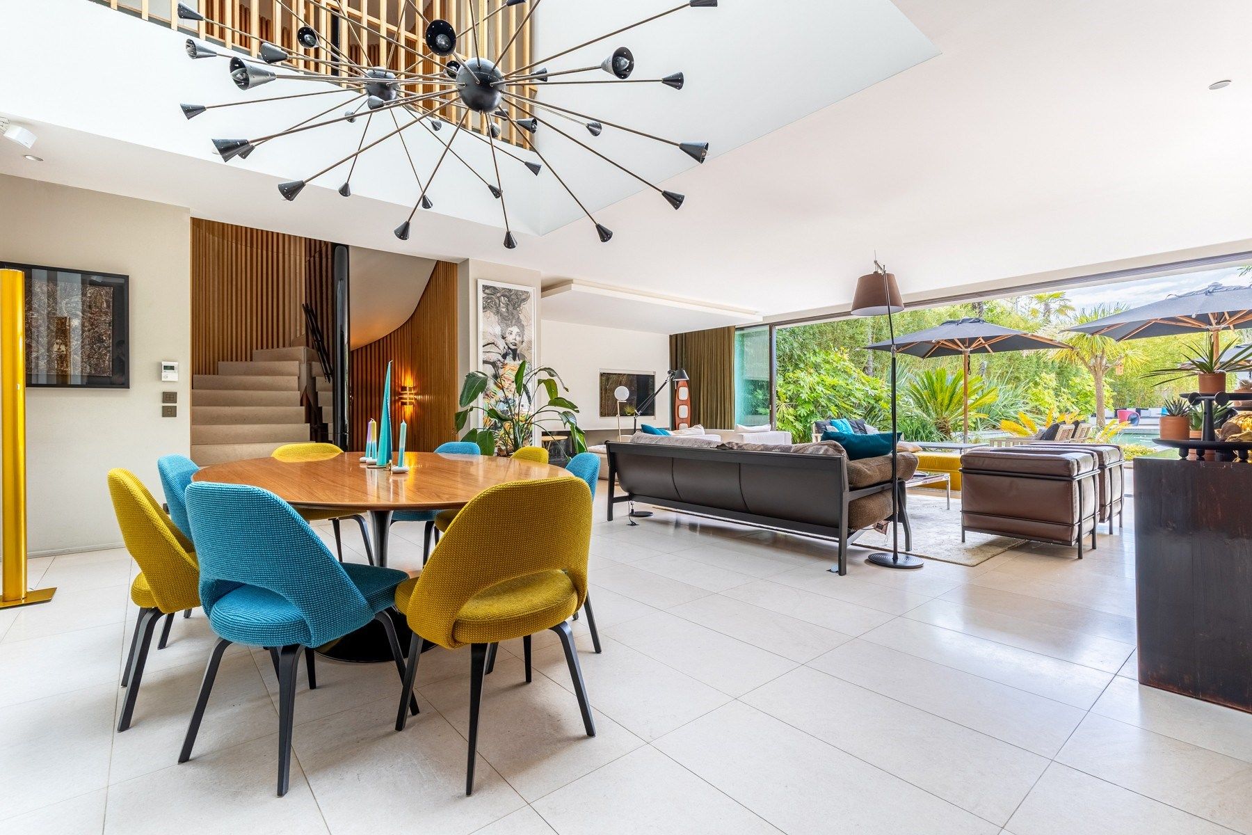 luxury house 8 Rooms for sale on BORDEAUX (33000)