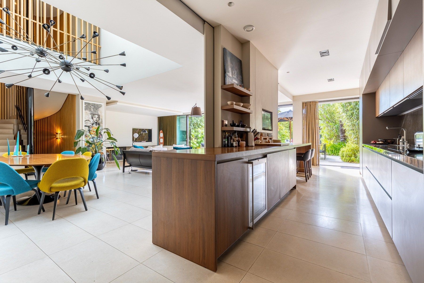 luxury house 8 Rooms for sale on BORDEAUX (33000)