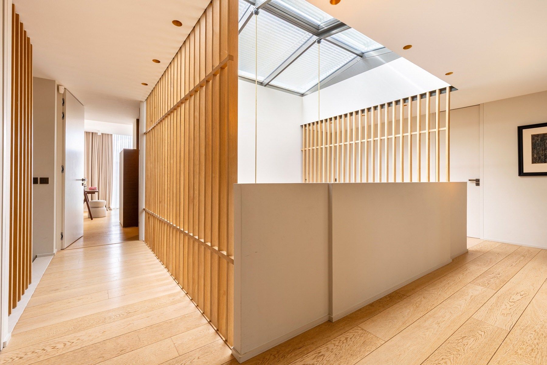 luxury house 8 Rooms for sale on BORDEAUX (33000)