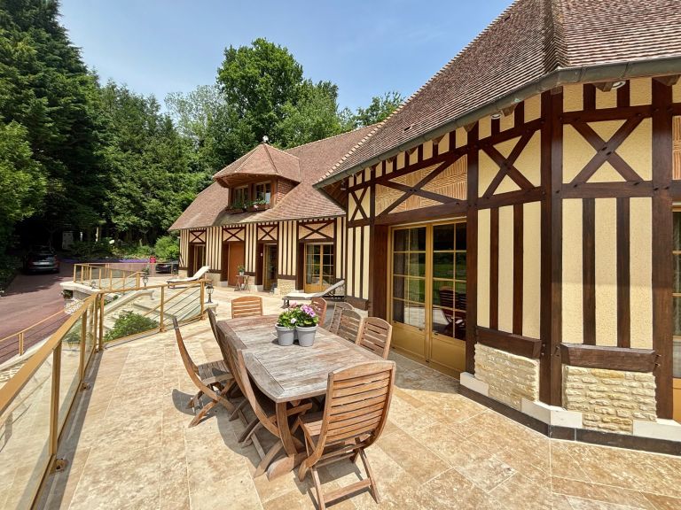maison de luxe 9 Pièces en vente sur PONT L EVEQUE (14130)