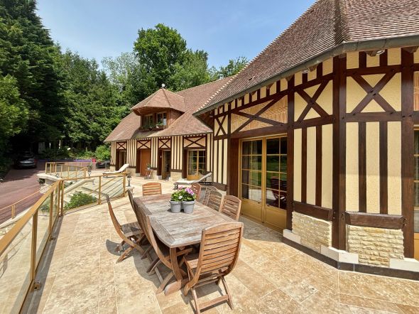 Sale Luxury house Pont-l'Évêque 9&nbsp;Rooms 380&nbsp;m²