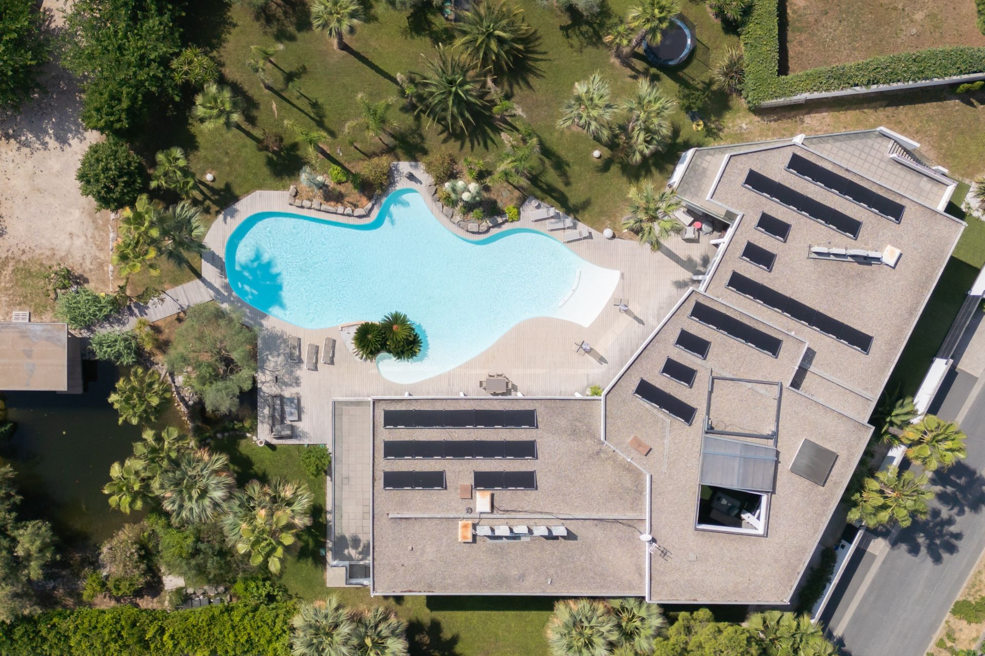 luxury property 14 Rooms for sale on BAILLARGUES (34670)