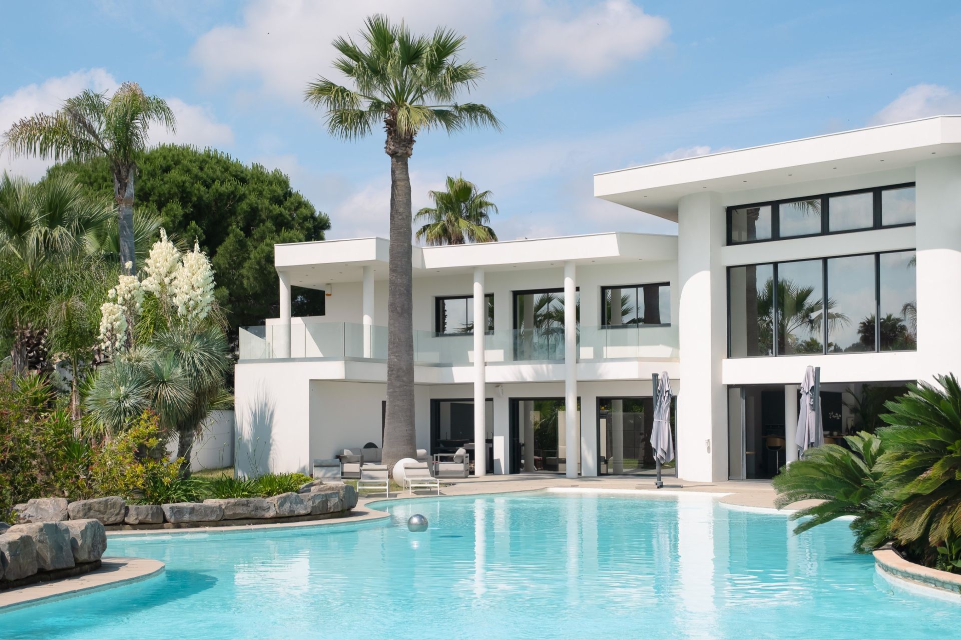 luxury property 14 Rooms for sale on BAILLARGUES (34670)