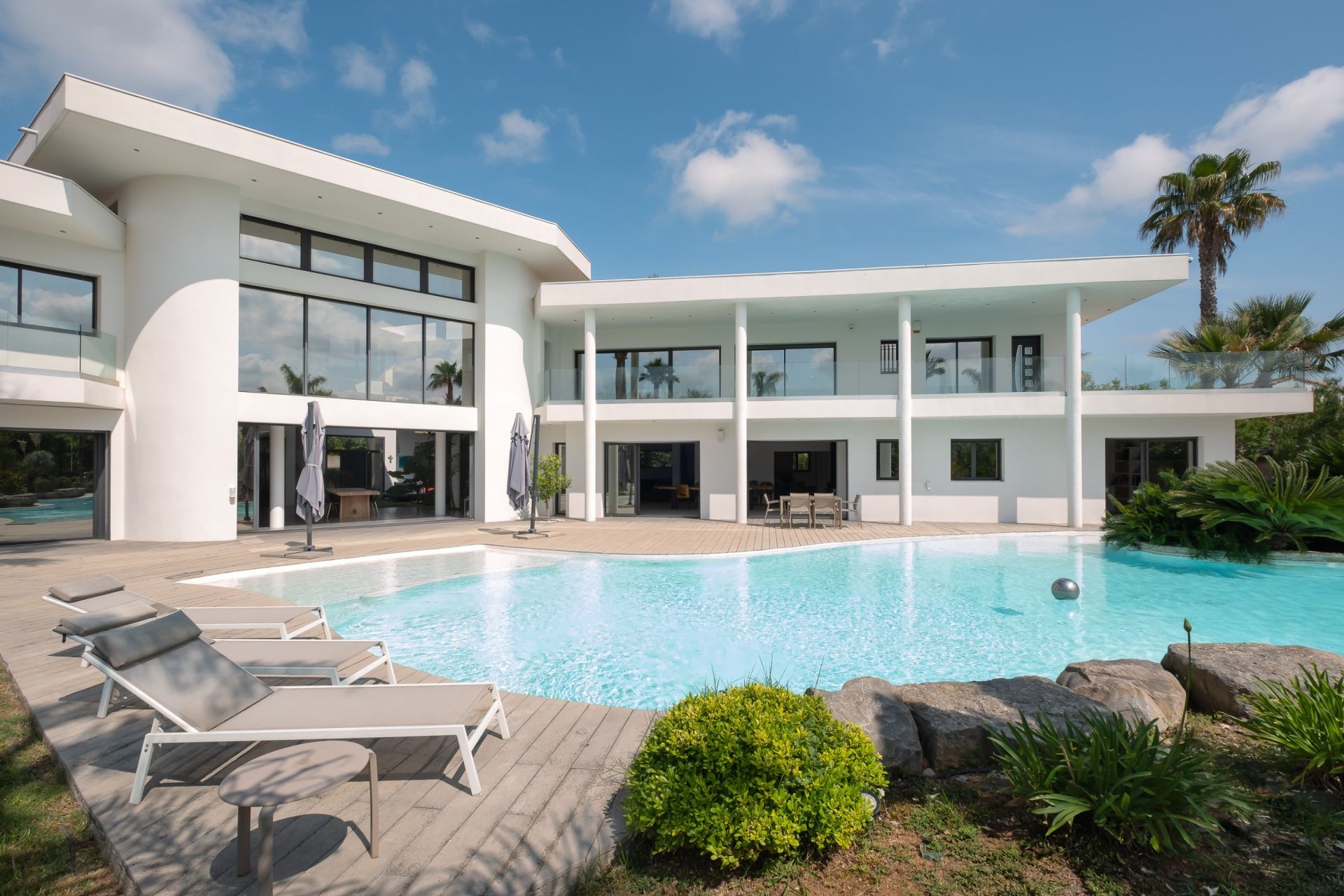 luxury property 14 Rooms for sale on BAILLARGUES (34670)