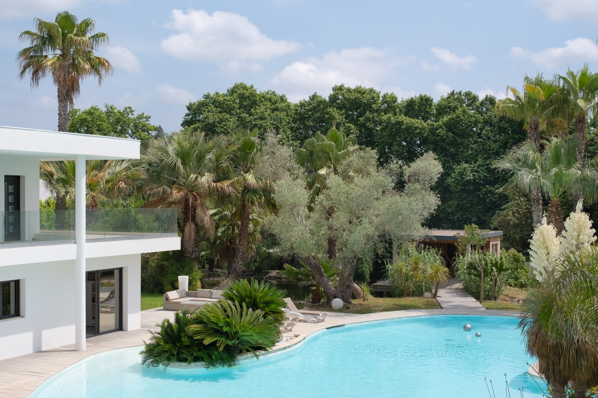 luxury property 14 Rooms for sale on BAILLARGUES (34670)