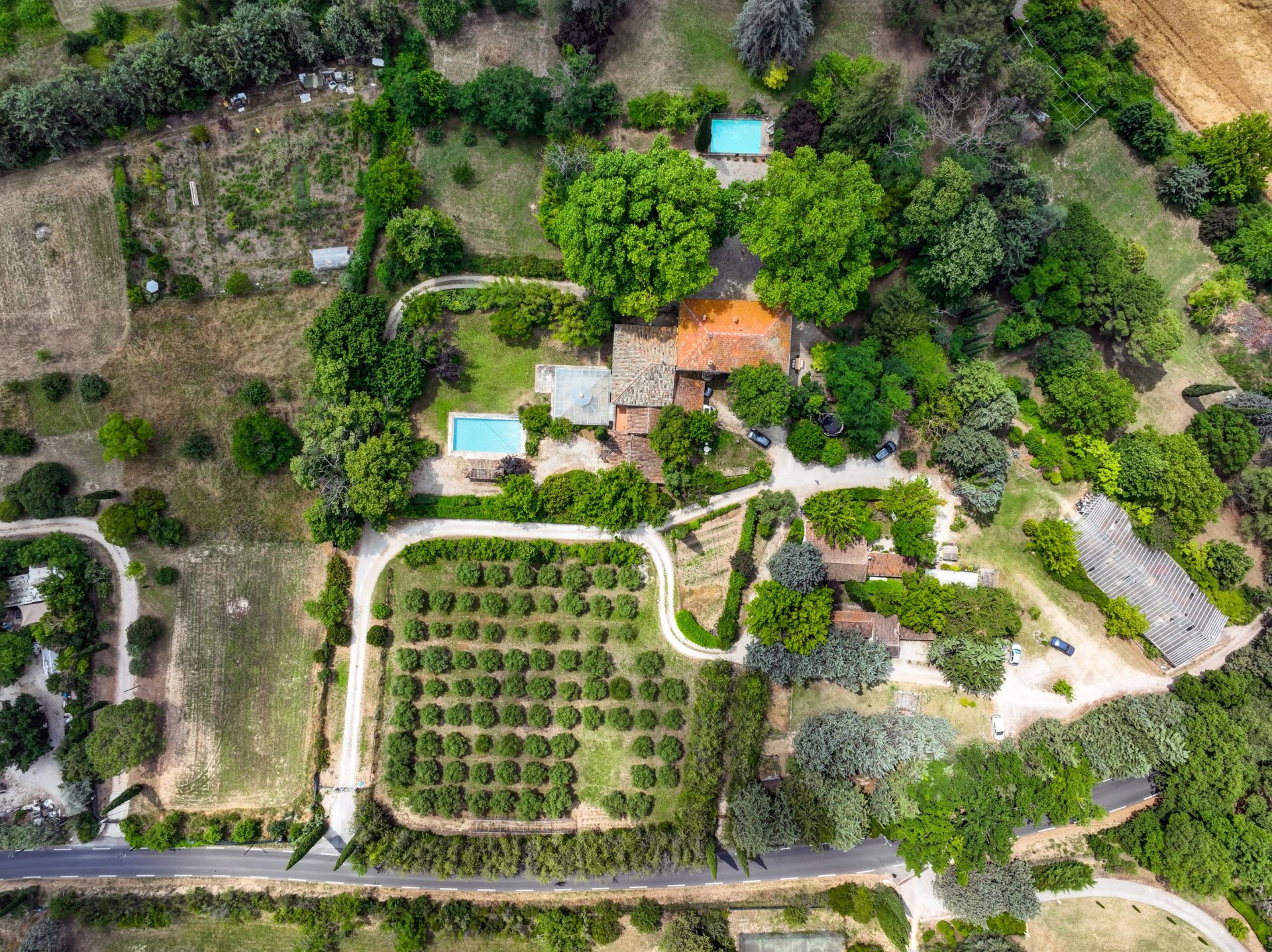 luxury house 15 Rooms for sale on AIX EN PROVENCE (13100)