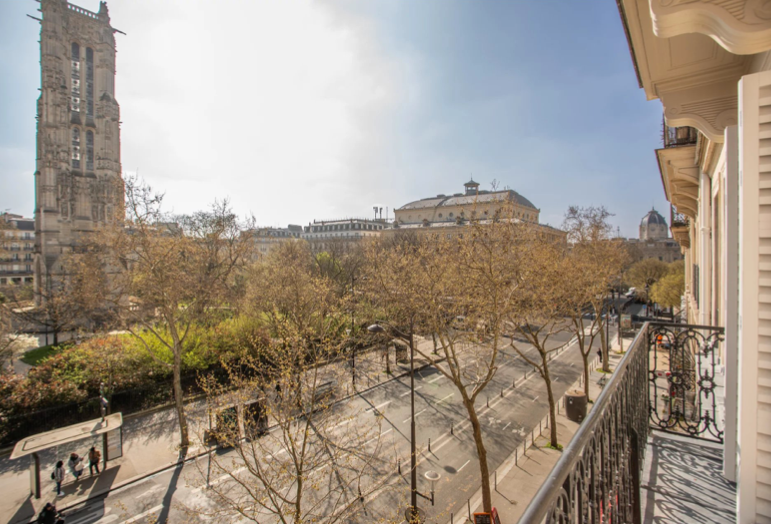 luxury apartment 4 Rooms for sale on PARIS (75001)