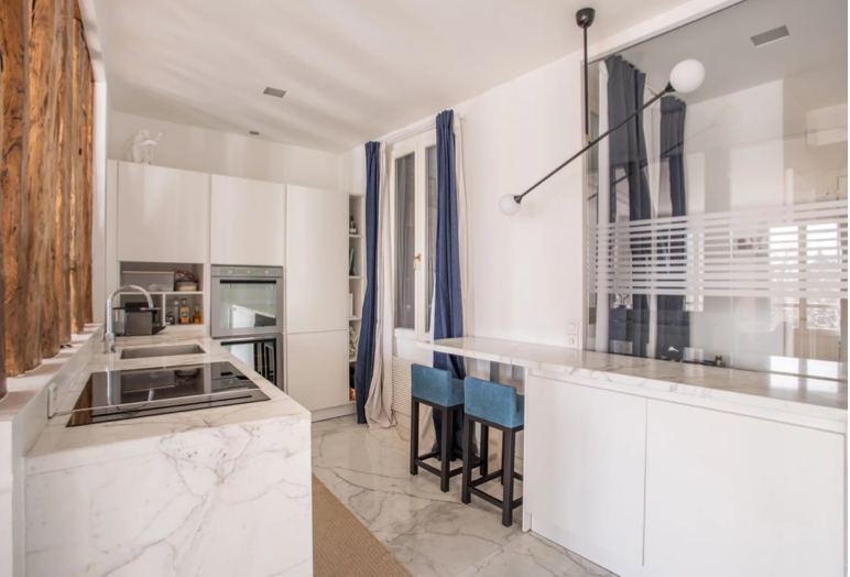 luxury apartment 4 Rooms for sale on PARIS (75001)