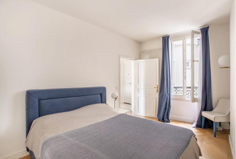 luxury apartment 4 Rooms for sale on PARIS (75001)