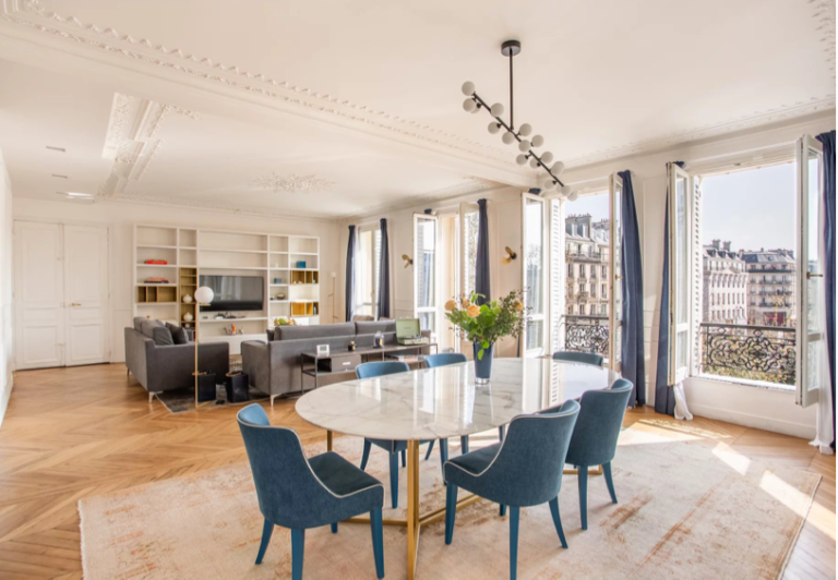 luxury apartment 4 Rooms for sale on PARIS (75001)