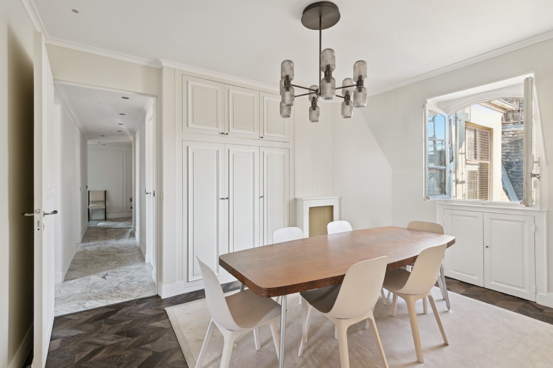 luxury apartment 5 Rooms for sale on PARIS (75007)