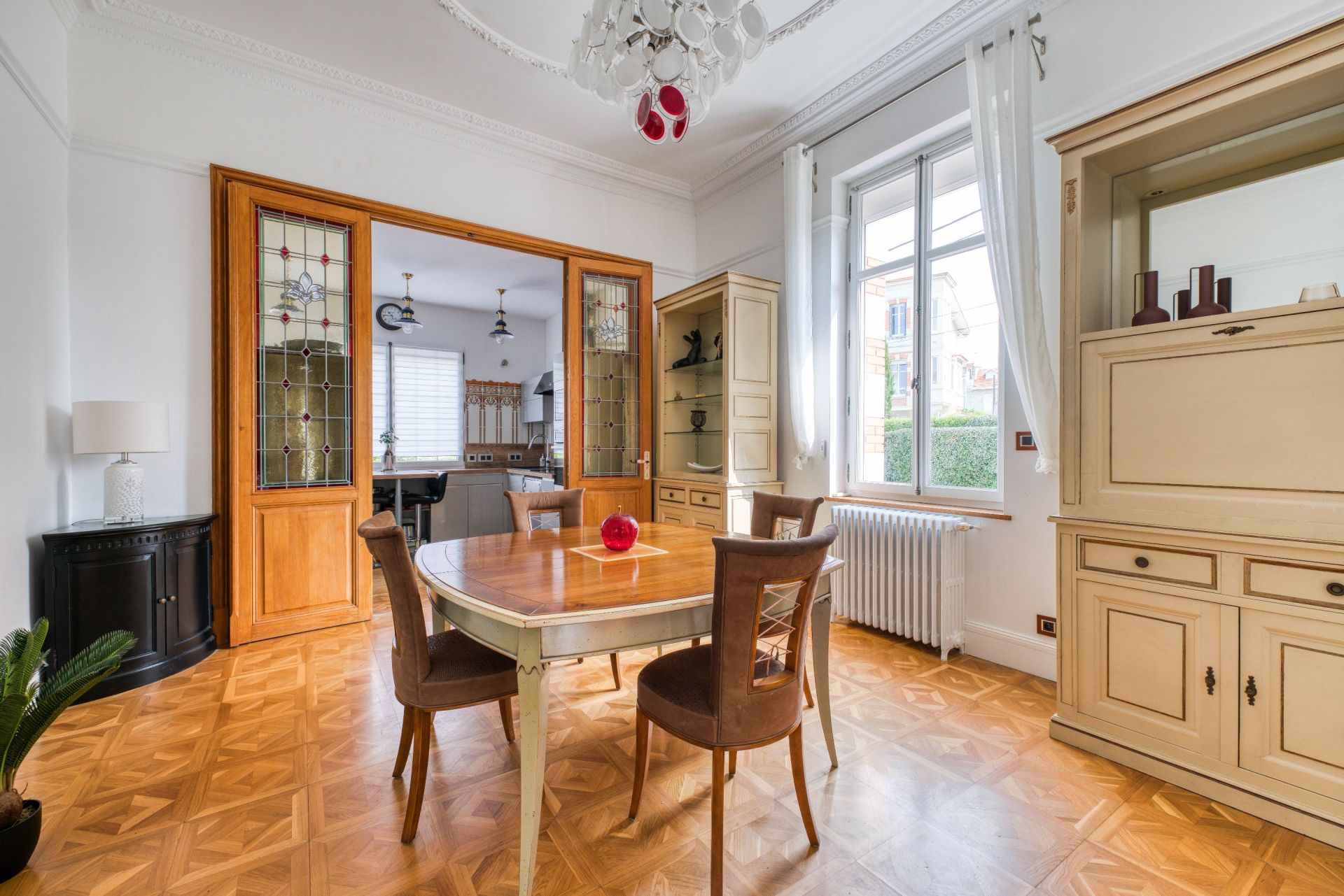 mansion 9 Rooms for sale on ROYAN (17200)