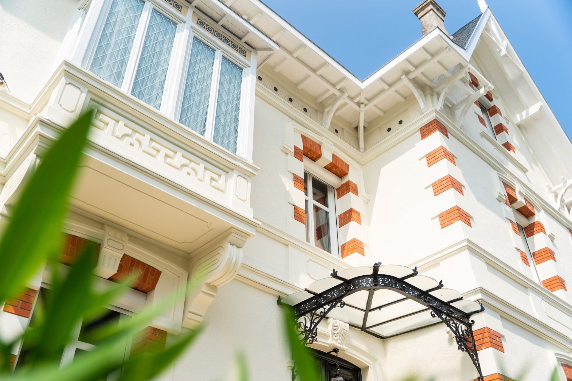 mansion 9 Rooms for sale on ROYAN (17200)