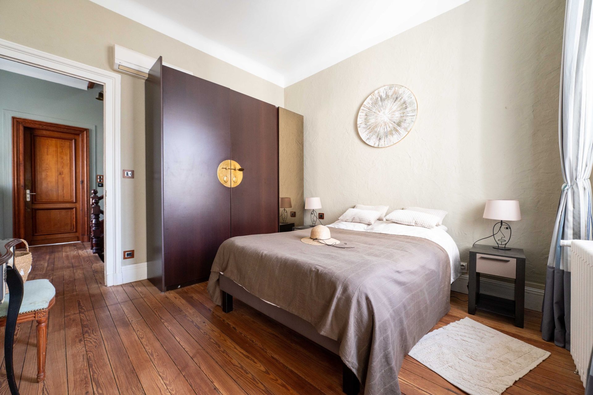 mansion 9 Rooms for sale on ROYAN (17200)