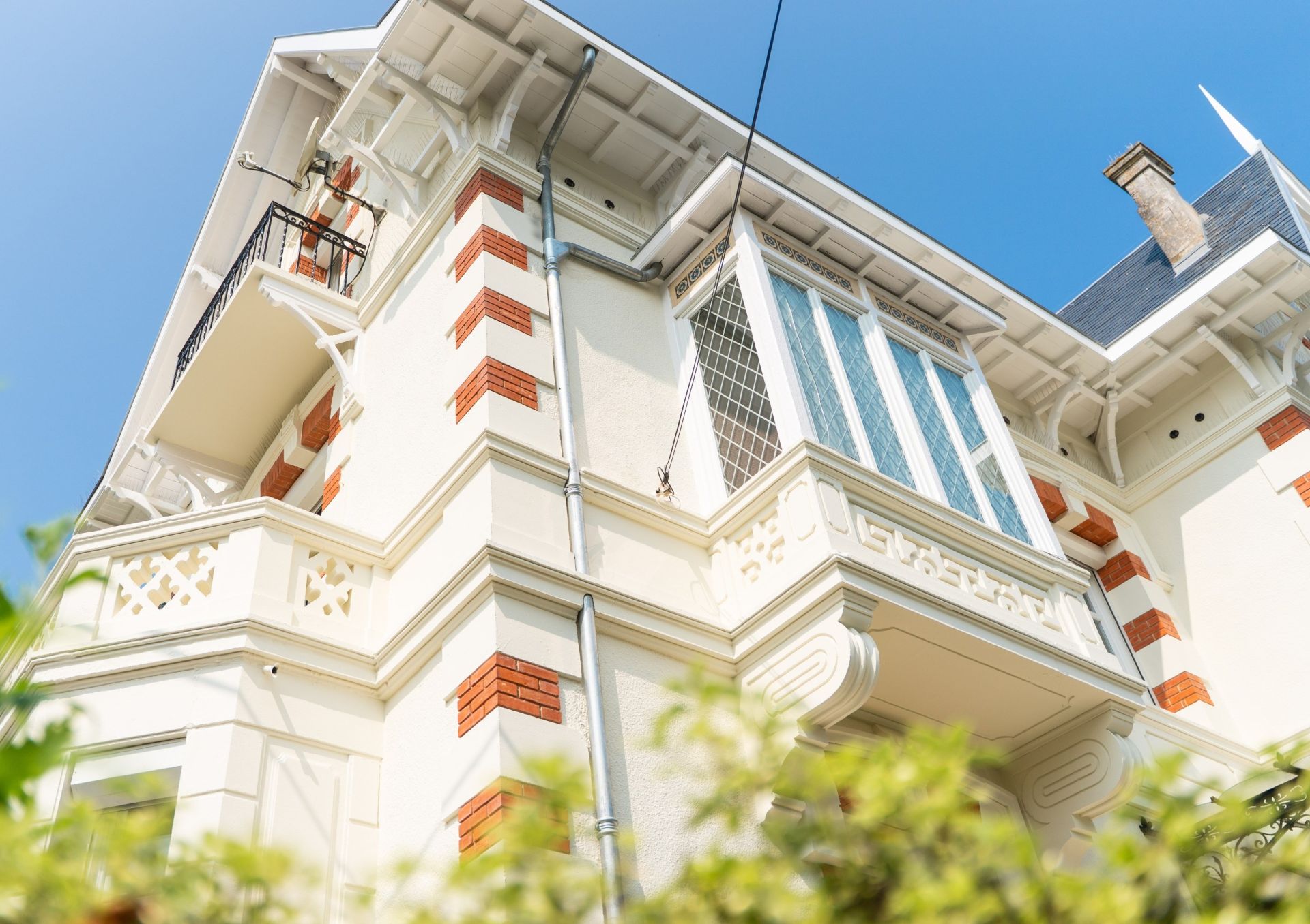 mansion 9 Rooms for sale on ROYAN (17200)