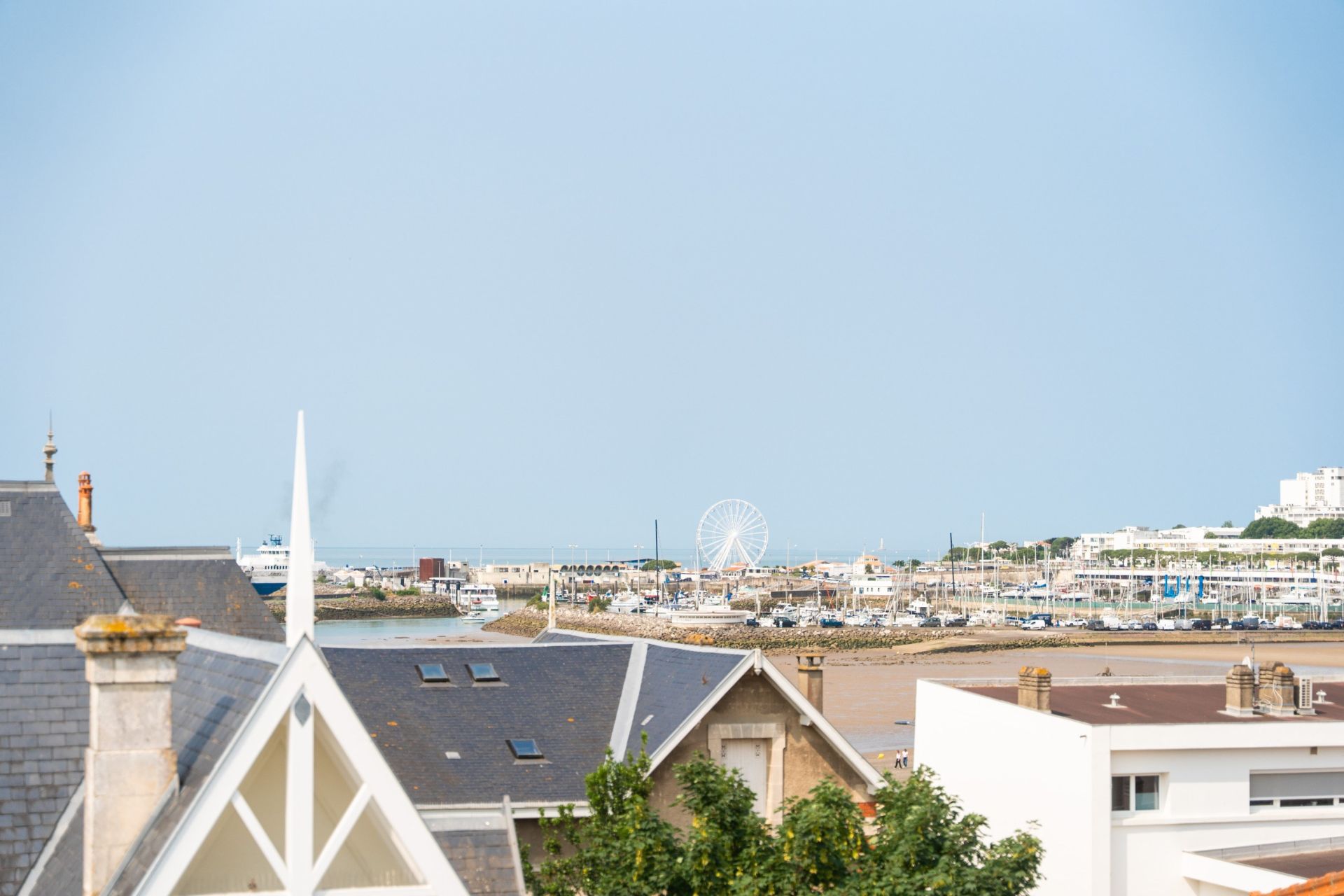 mansion 9 Rooms for sale on ROYAN (17200)