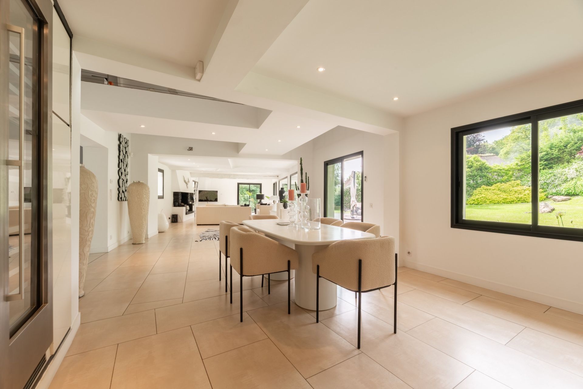 luxury house 7 Rooms for sale on BIHOREL (76420)