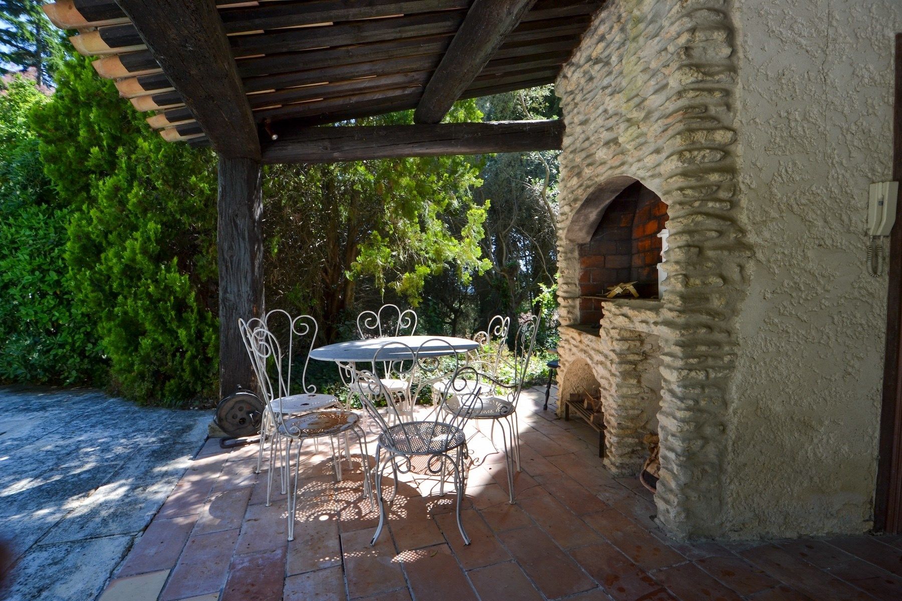 luxury house 9 Rooms for sale on BEAUCAIRE (30300)