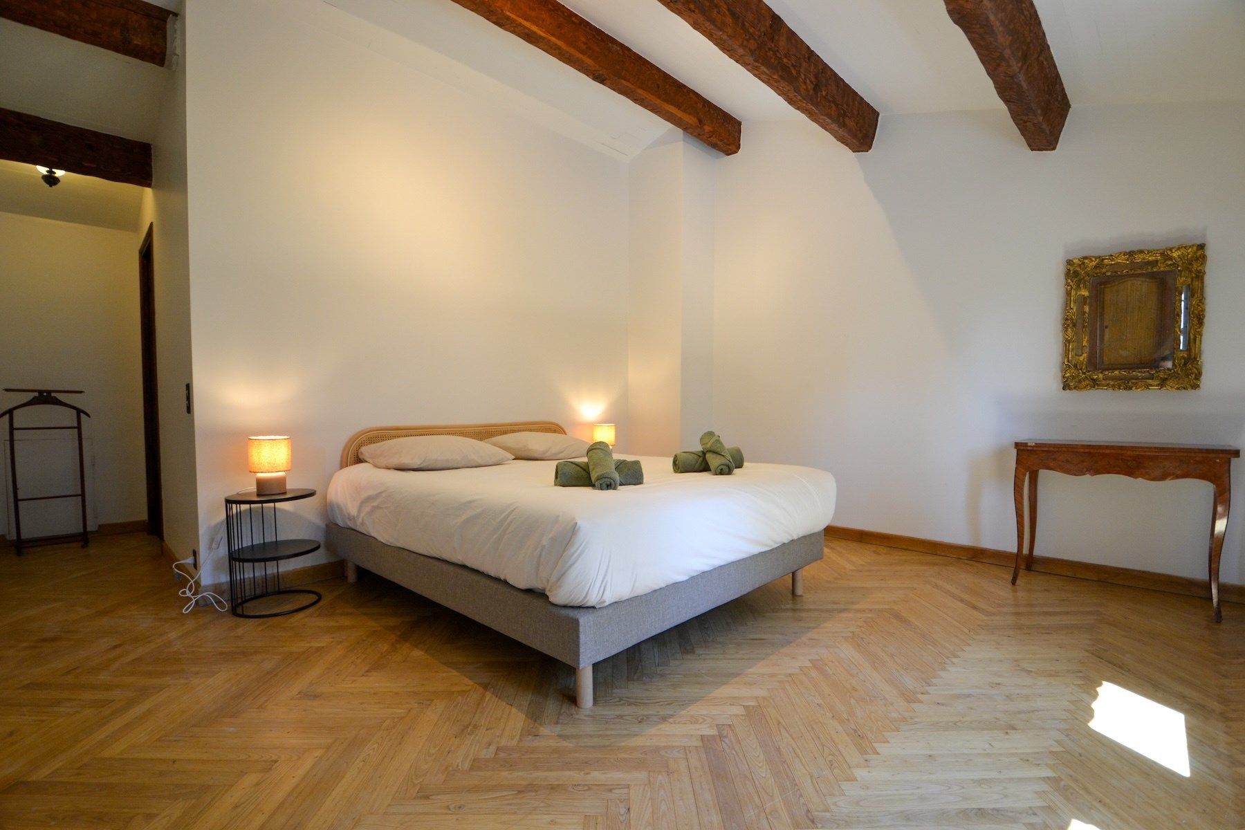 luxury house 9 Rooms for sale on BEAUCAIRE (30300)