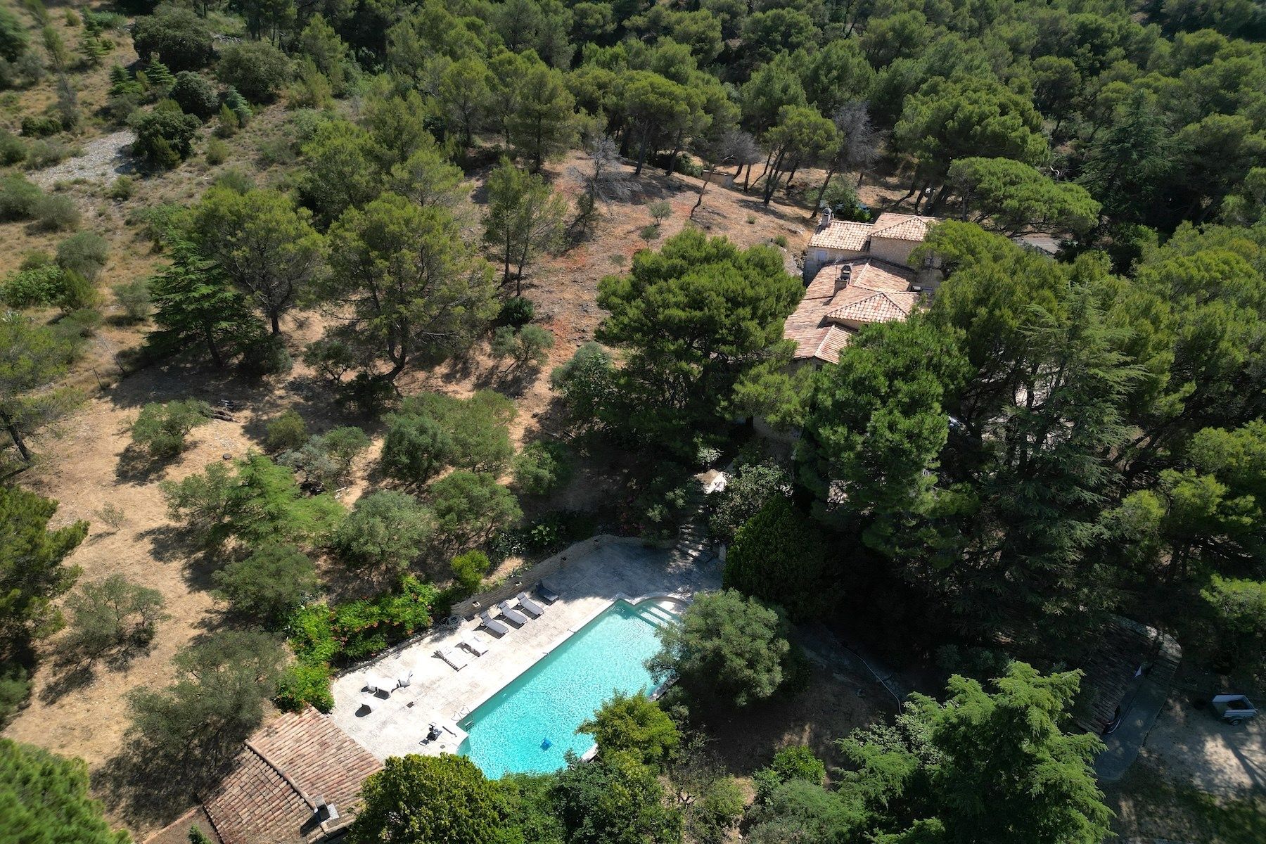 luxury house 9 Rooms for sale on BEAUCAIRE (30300)