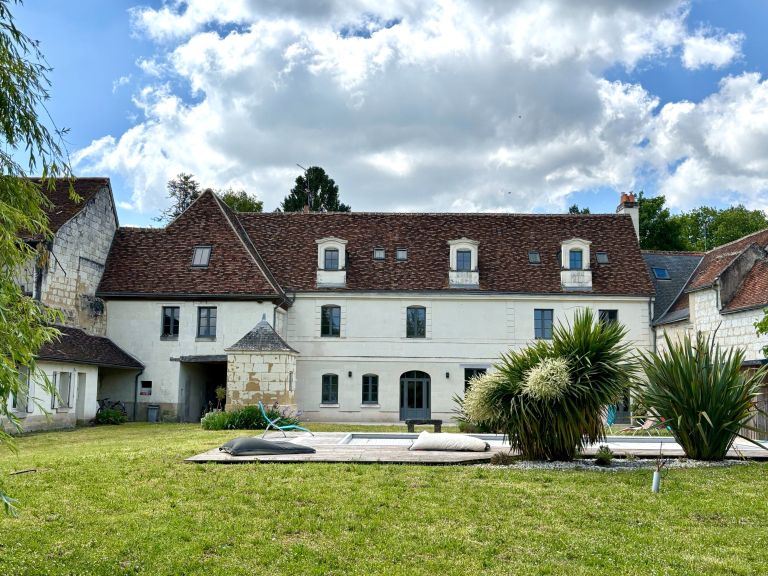 luxury house 10 Rooms for sale on BEAULIEU LES LOCHES (37600)
