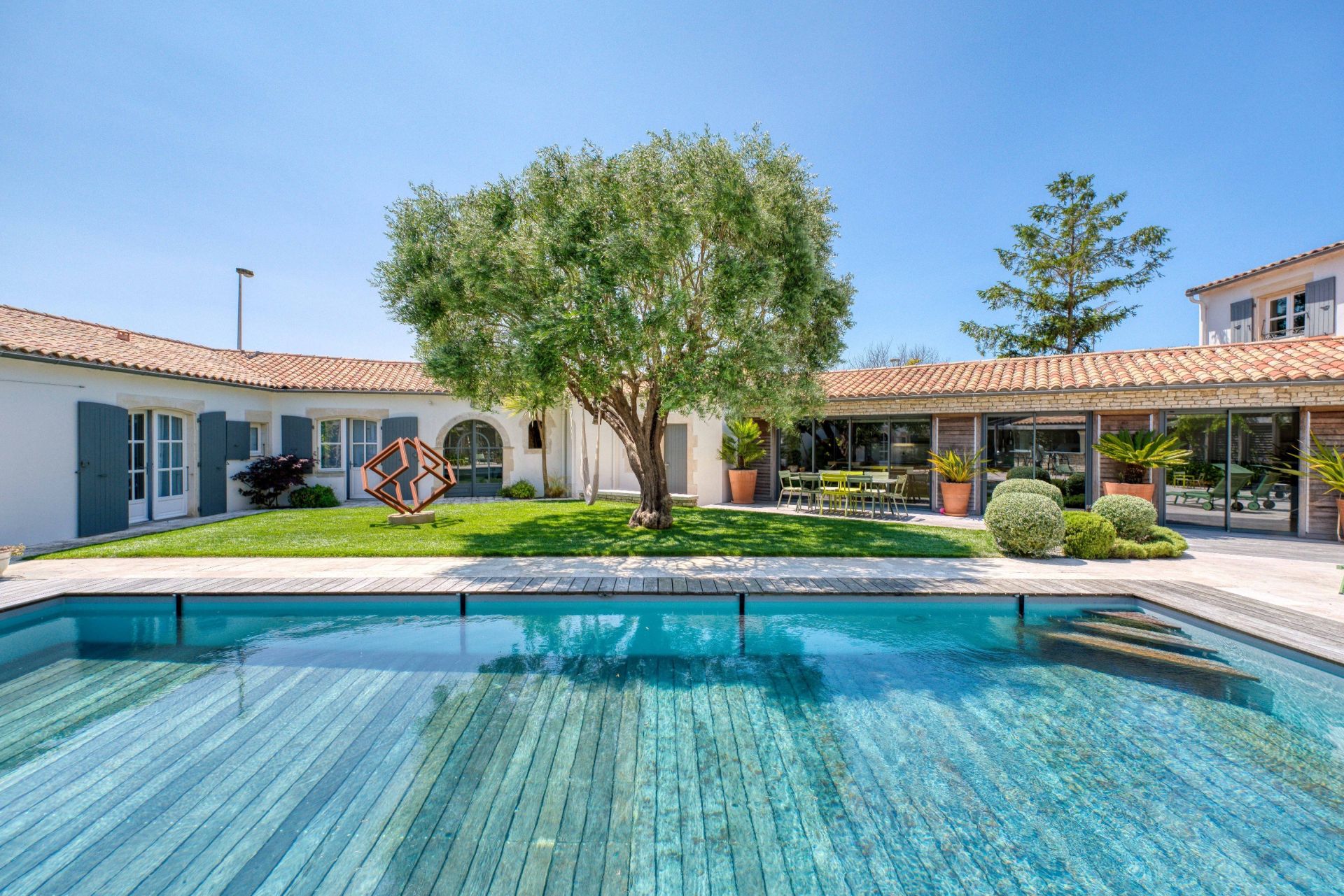 luxury house 12 Rooms for sale on LE BOIS PLAGE EN RE (17580)