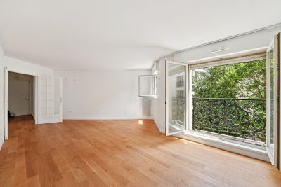 Sale Luxury apartment Paris 17 4 Rooms 79 m²