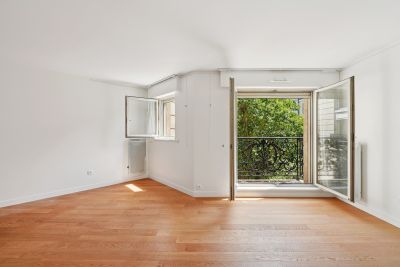 Sale Luxury apartment Paris 17 4 Rooms 79 m²