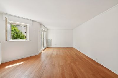 Sale Luxury apartment Paris 17 4 Rooms 79 m²
