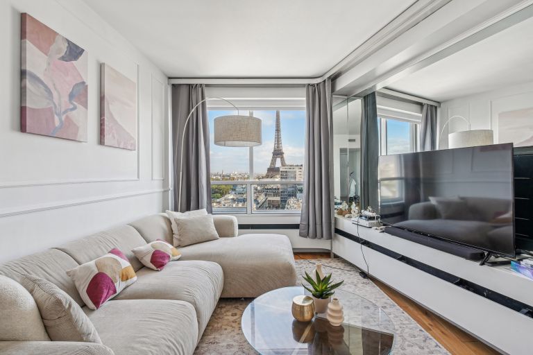 luxury apartment 2 Rooms for sale on PARIS (75015)